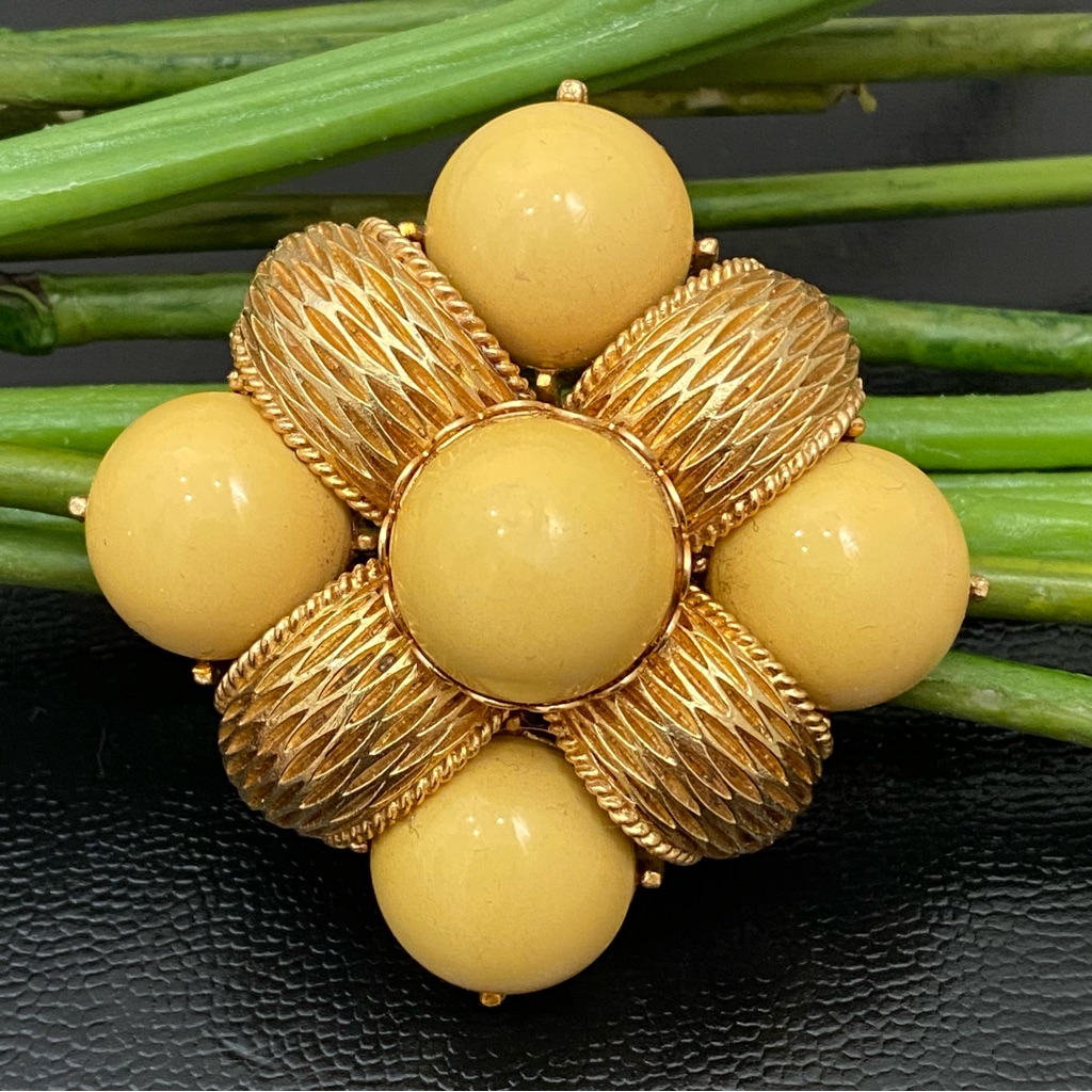 Vintage Cadoro Signed Gold Tone Yellow Bakelite Cabochon Diamond-Shaped Brooch